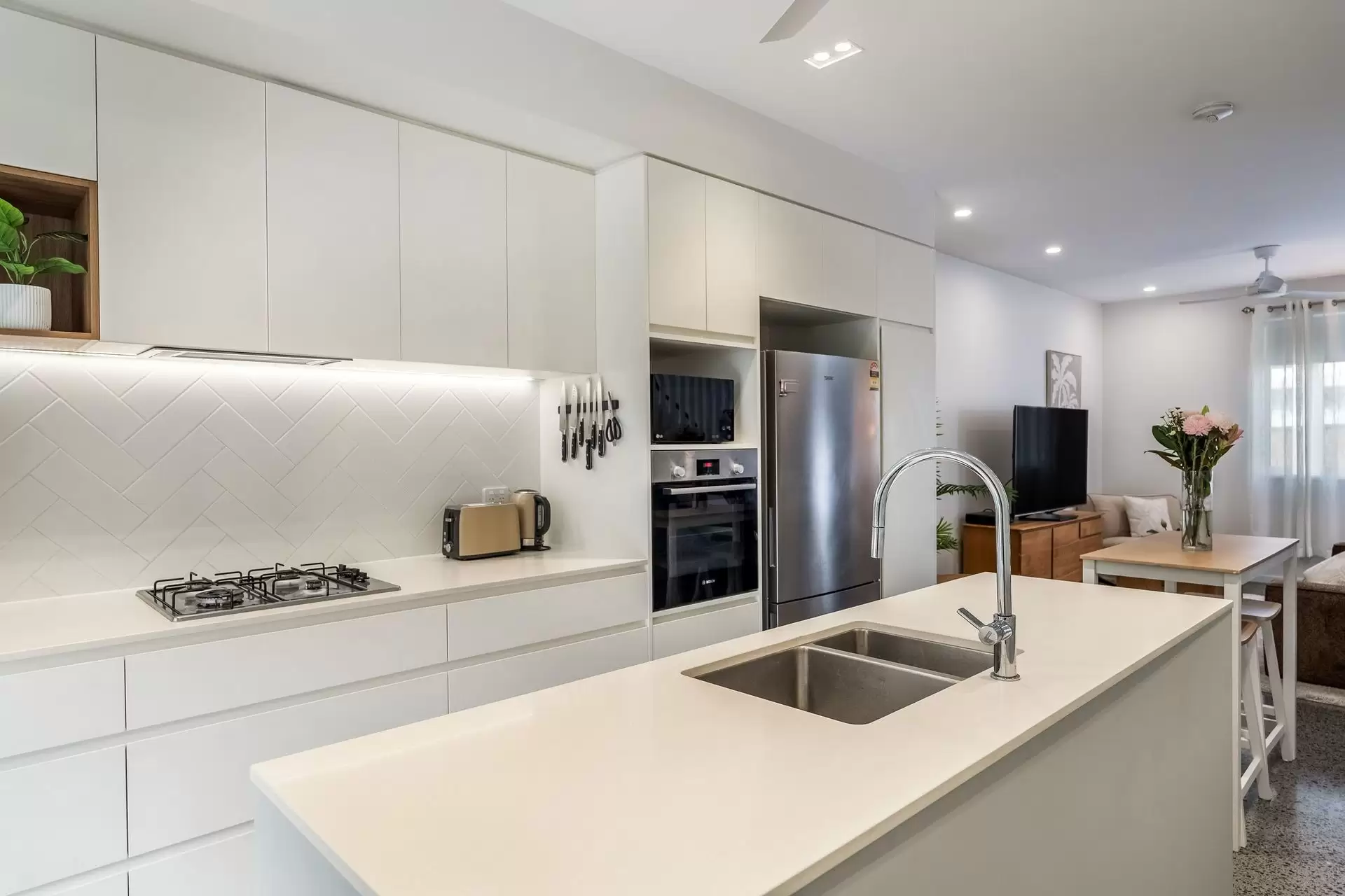 2/113 Paterson Street, Byron Bay Sold by Byron Bay Sotheby's International Realty - image 1