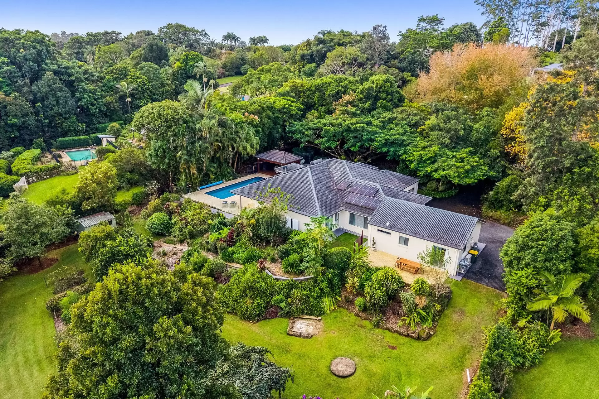 71 Fredericks Lane, Tintenbar Sold by Byron Bay Sotheby's International Realty - image 1