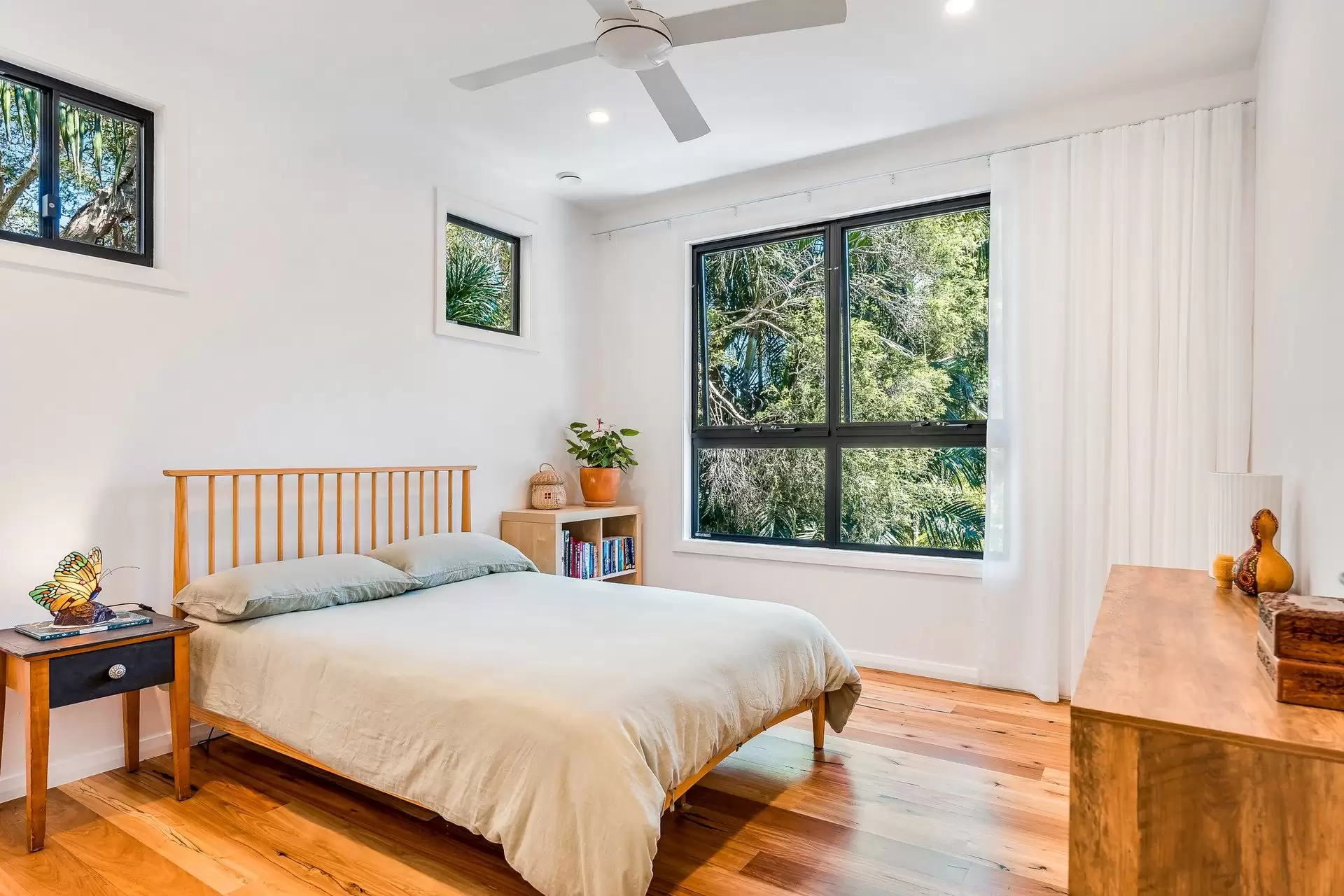 32 Gloria Street, South Golden Beach For Sale by Byron Bay Sotheby's International Realty - image 1