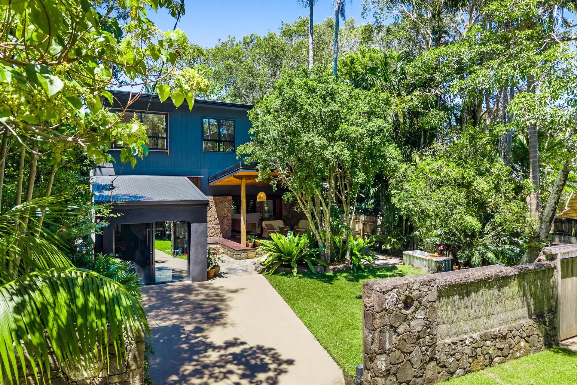 32 Gloria Street, South Golden Beach For Sale by Byron Bay Sotheby's International Realty - image 1