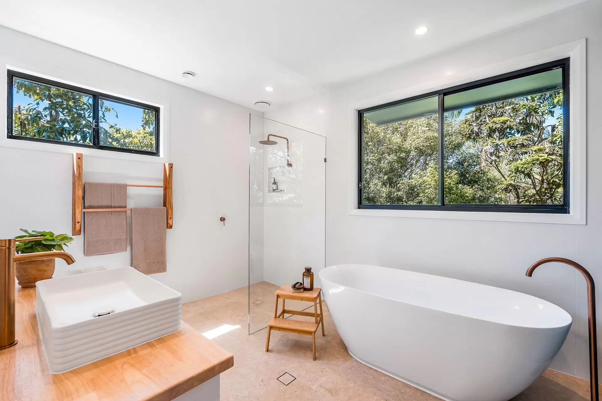 32 Gloria Street, South Golden Beach For Sale by Byron Bay Sotheby's International Realty - image 1