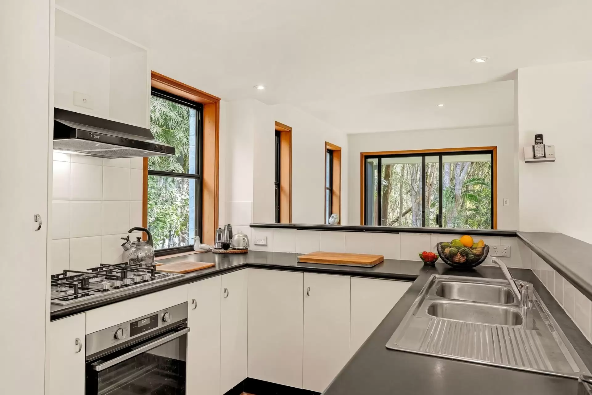 24 Oakland Court, Byron Bay Auction by Byron Bay Sotheby's International Realty - image 1