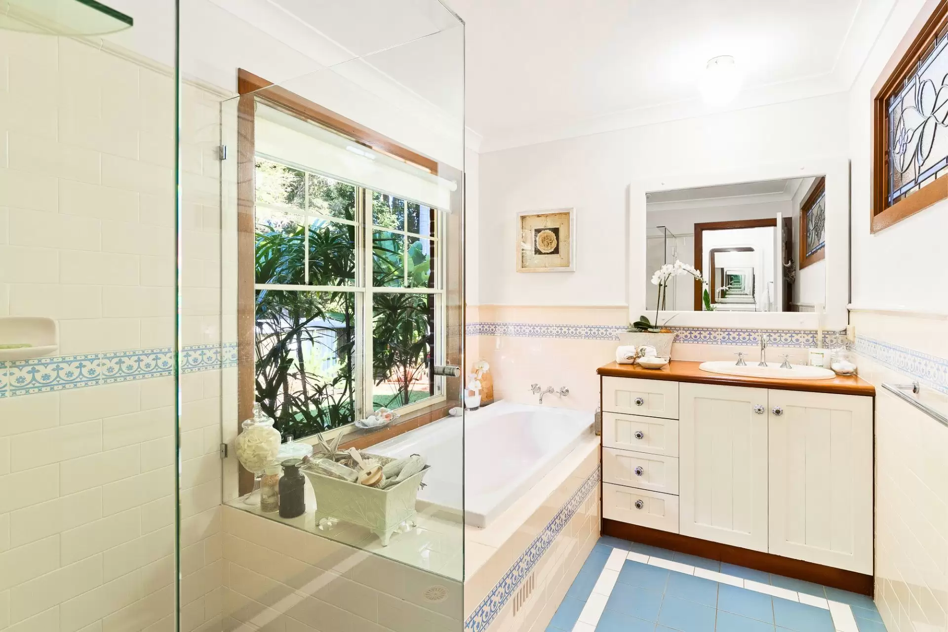 15 Valley Court, Ewingsdale Sold by Byron Bay Sotheby's International Realty - image 1