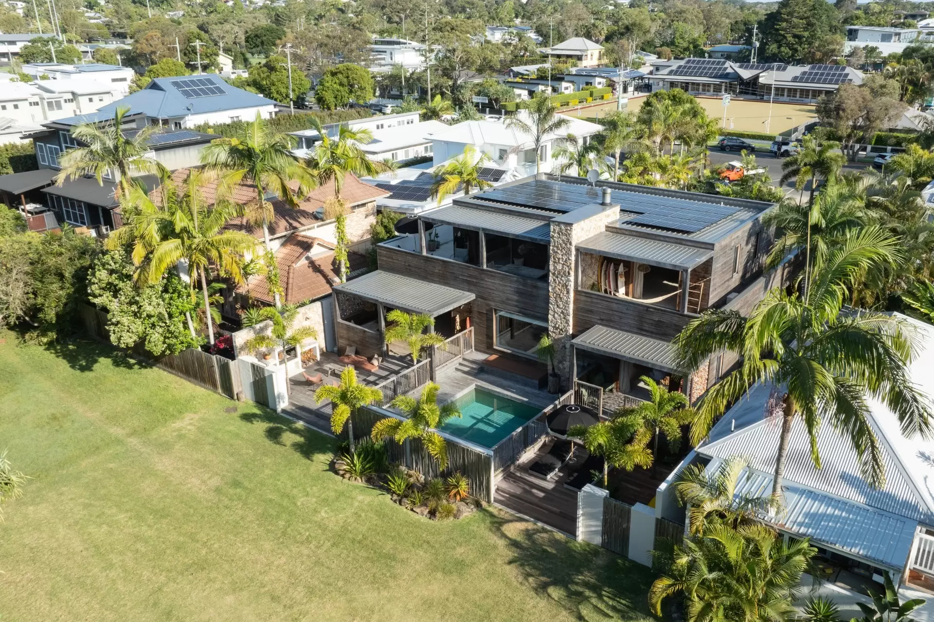 17 Marvell Street, Byron Bay Sold by Byron Bay Sotheby's International Realty - image 1