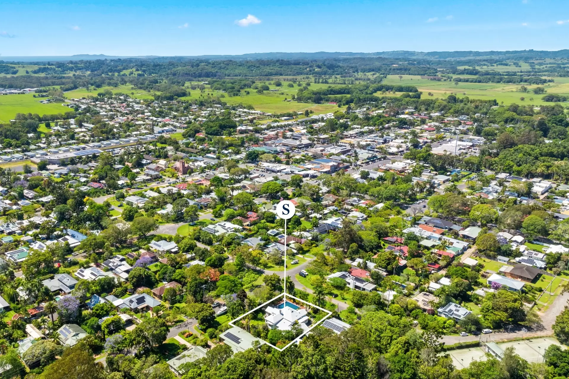 4 Tyagarah Street, Mullumbimby Sold by Byron Bay Sotheby's International Realty - image 1