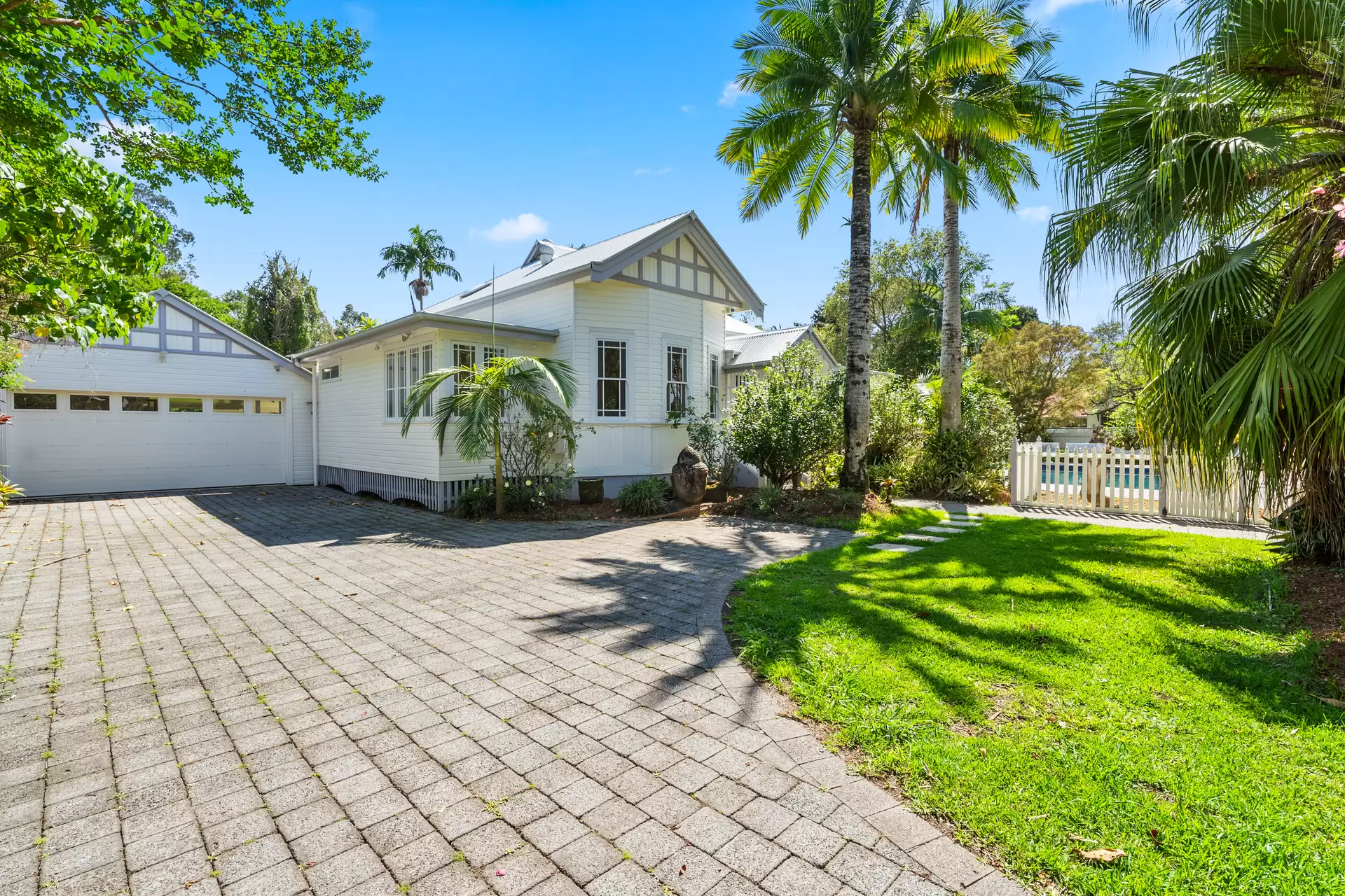 4 Tyagarah Street, Mullumbimby Sold by Byron Bay Sotheby's International Realty - image 1
