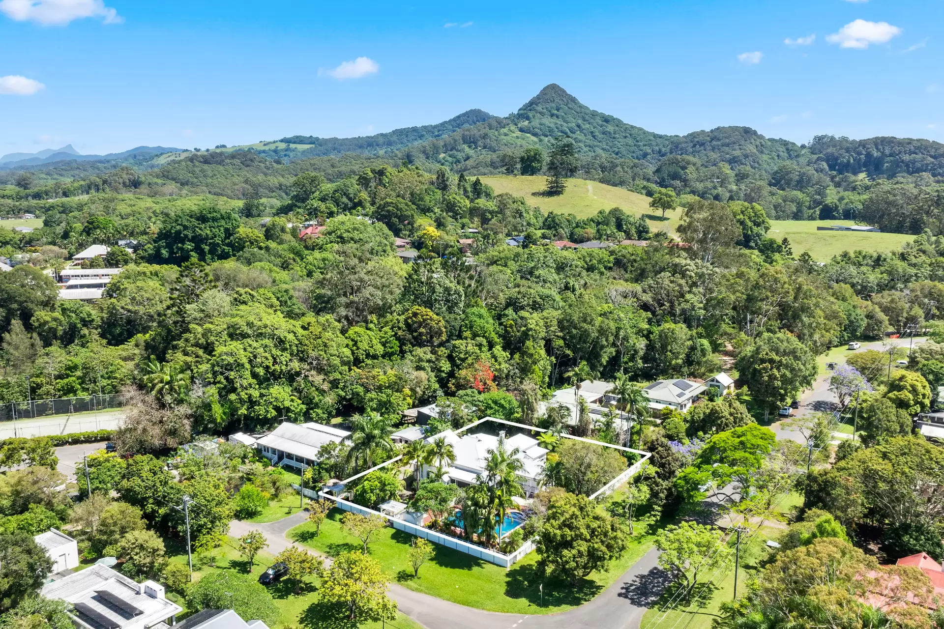 4 Tyagarah Street, Mullumbimby Sold by Byron Bay Sotheby's International Realty - image 1