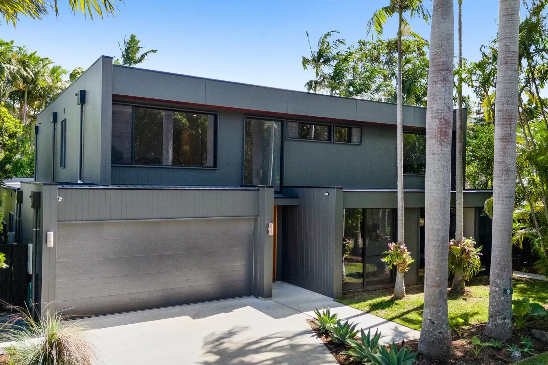 9 Walker Street, Byron Bay Sold by Byron Bay Sotheby's International Realty - image 1