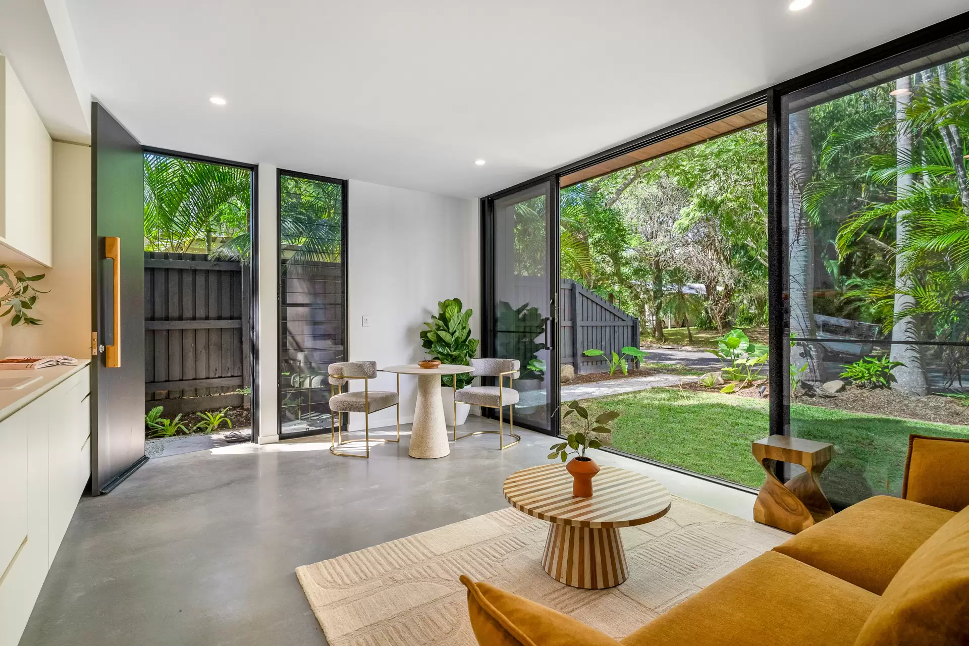 9 Walker Street, Byron Bay Sold by Byron Bay Sotheby's International Realty - image 1