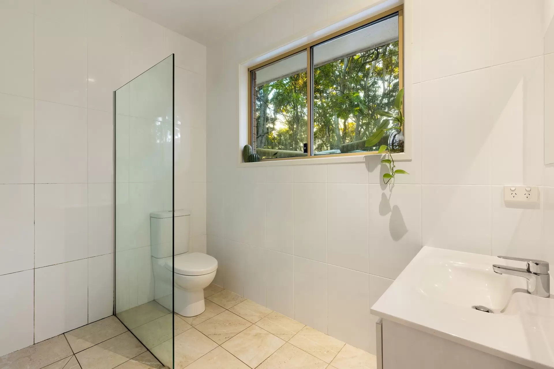 23 Old Bangalow Road, Byron Bay Sold by Byron Bay Sotheby's International Realty - image 1