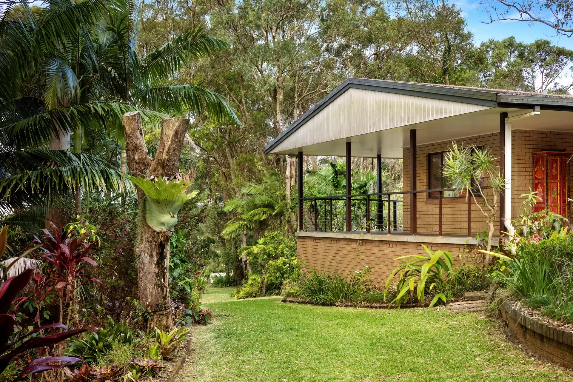 23 Old Bangalow Road, Byron Bay Sold by Byron Bay Sotheby's International Realty - image 1
