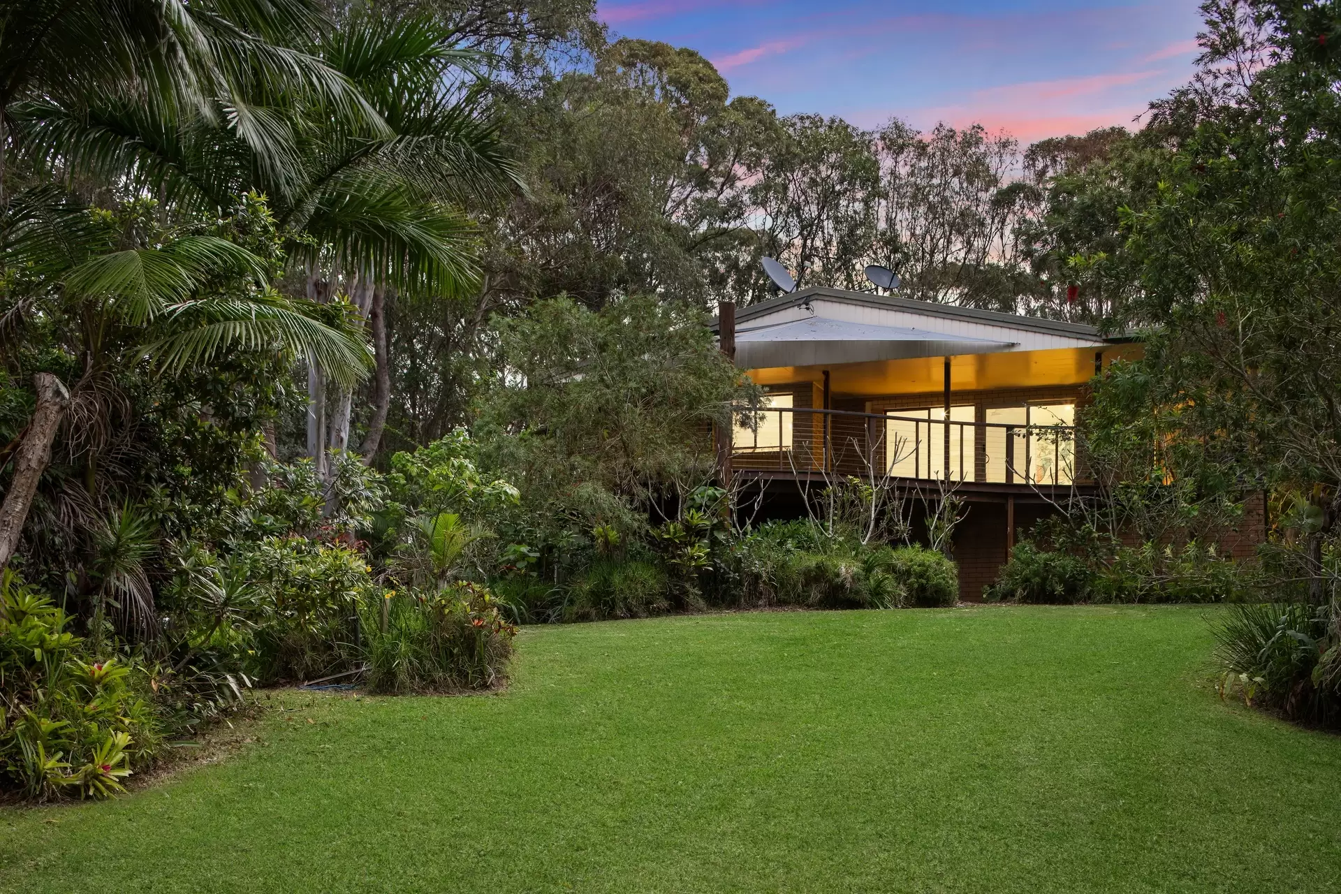 23 Old Bangalow Road, Byron Bay Sold by Byron Bay Sotheby's International Realty - image 1