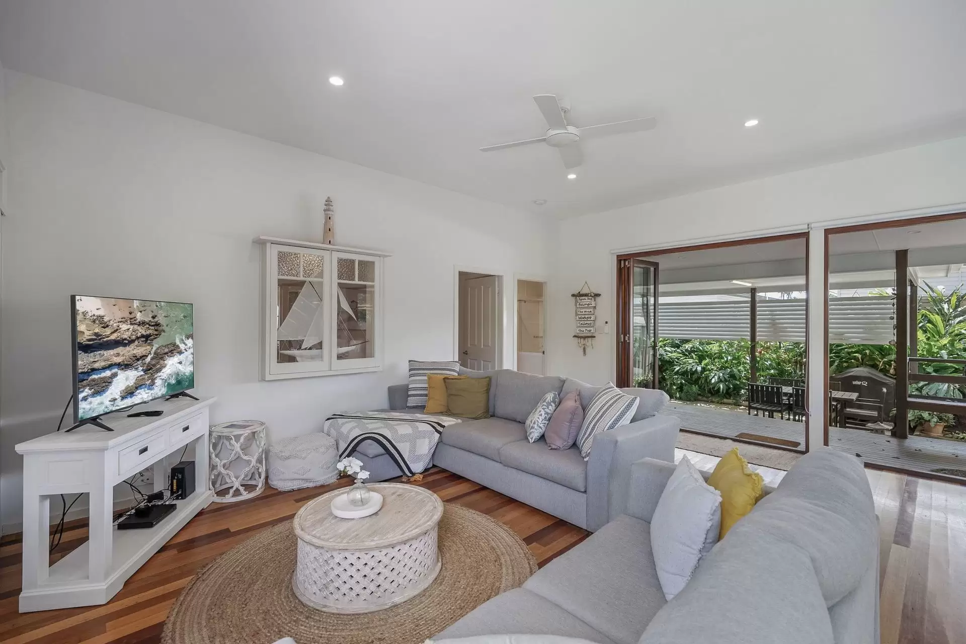 21 Carlyle Street, Byron Bay Sold by Byron Bay Sotheby's International Realty - image 1