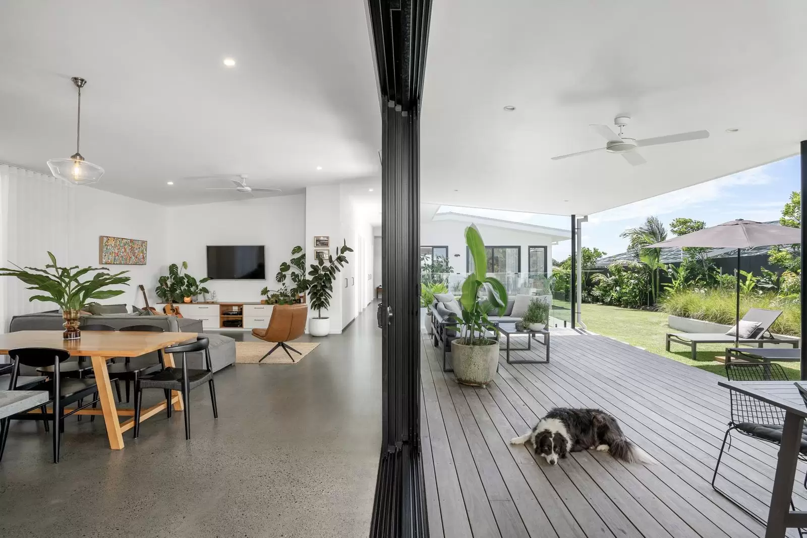 233 Hutley Drive, Lennox Head Sold by Byron Bay Sotheby's International Realty - image 1