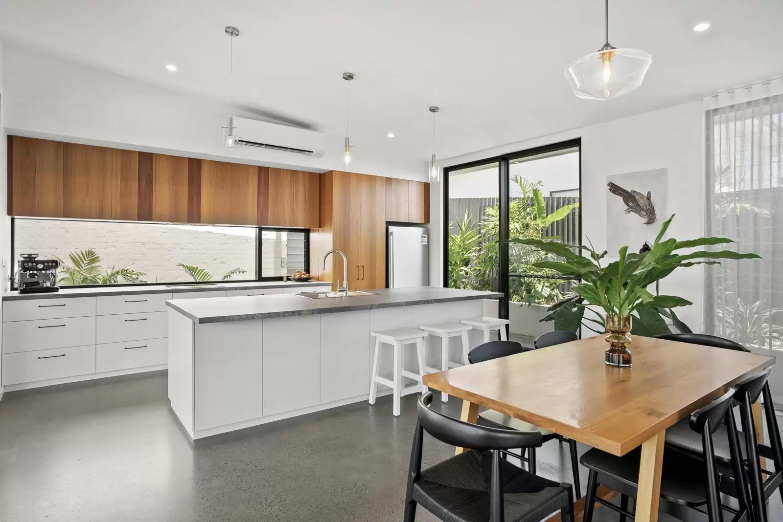 233 Hutley Drive, Lennox Head Sold by Byron Bay Sotheby's International Realty - image 1