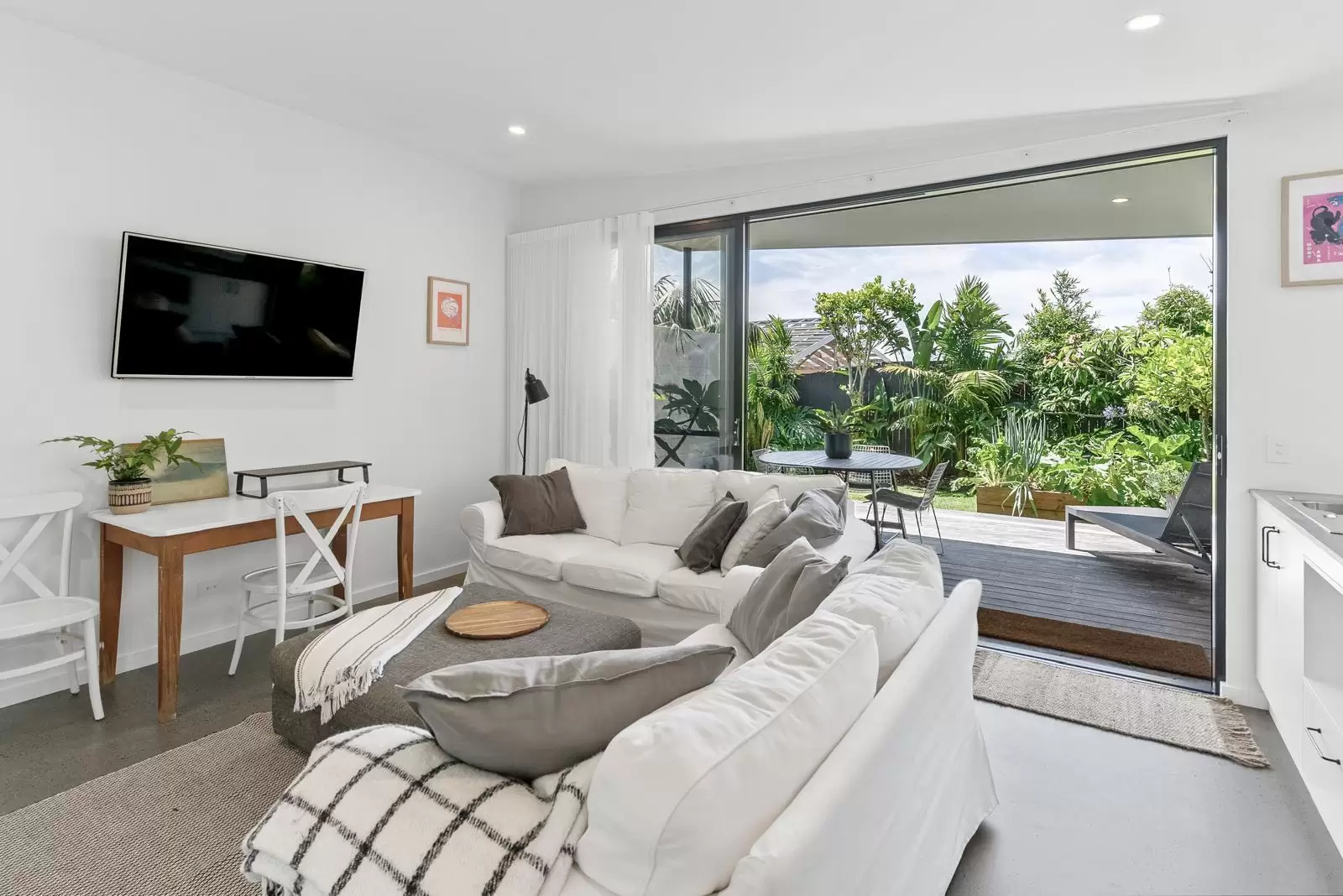 233 Hutley Drive, Lennox Head Sold by Byron Bay Sotheby's International Realty - image 1