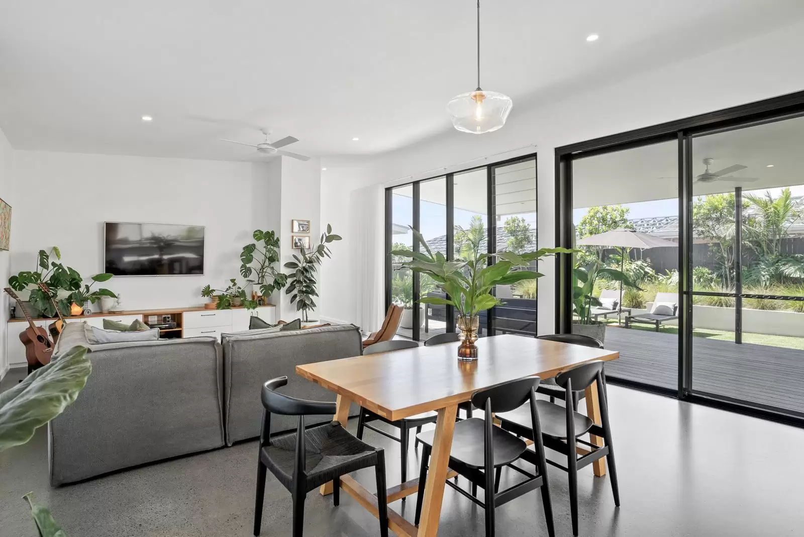 233 Hutley Drive, Lennox Head Sold by Byron Bay Sotheby's International Realty - image 1