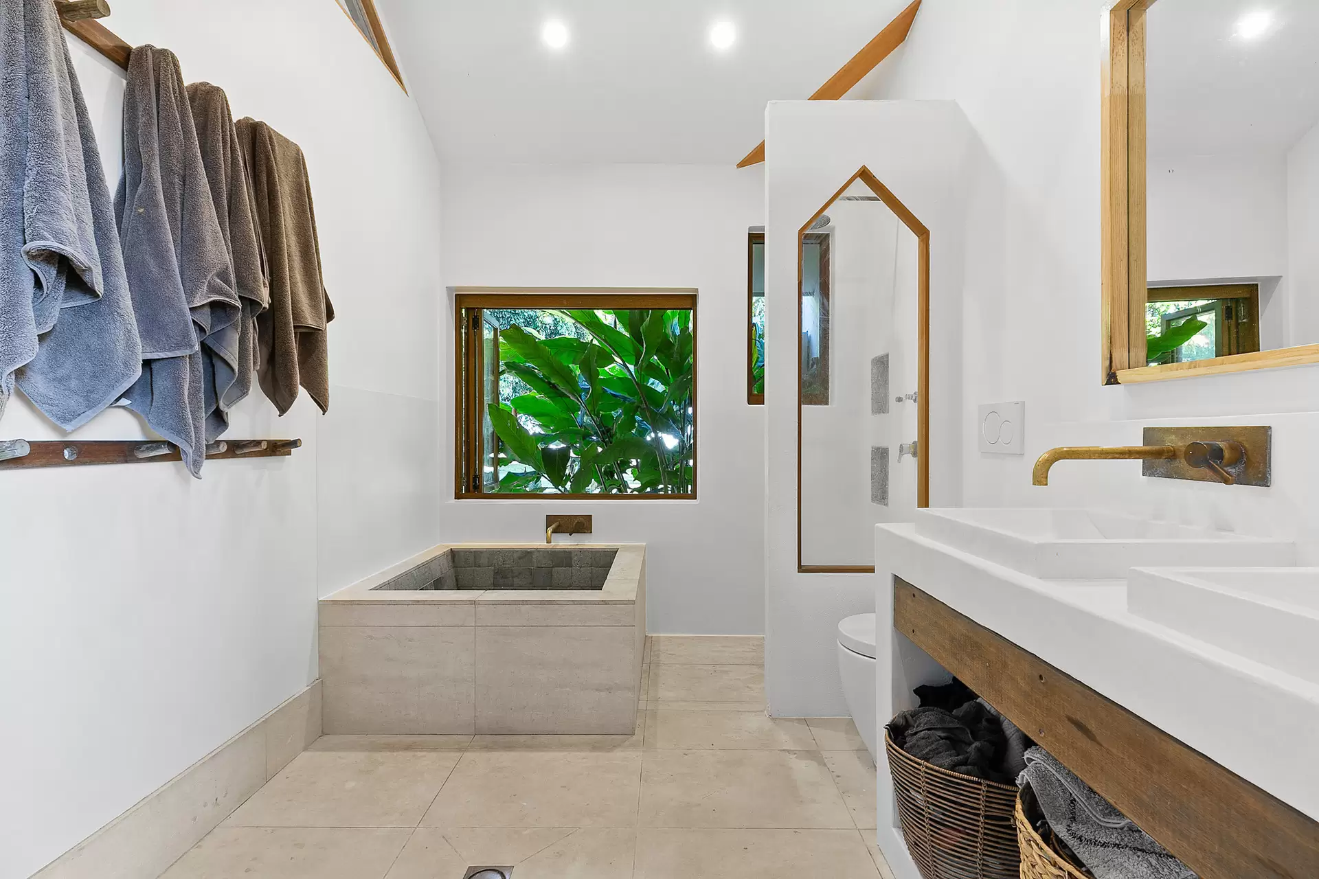 11 Citriadora Drive, Ewingsdale For Sale by Byron Bay Sotheby's International Realty - image 1