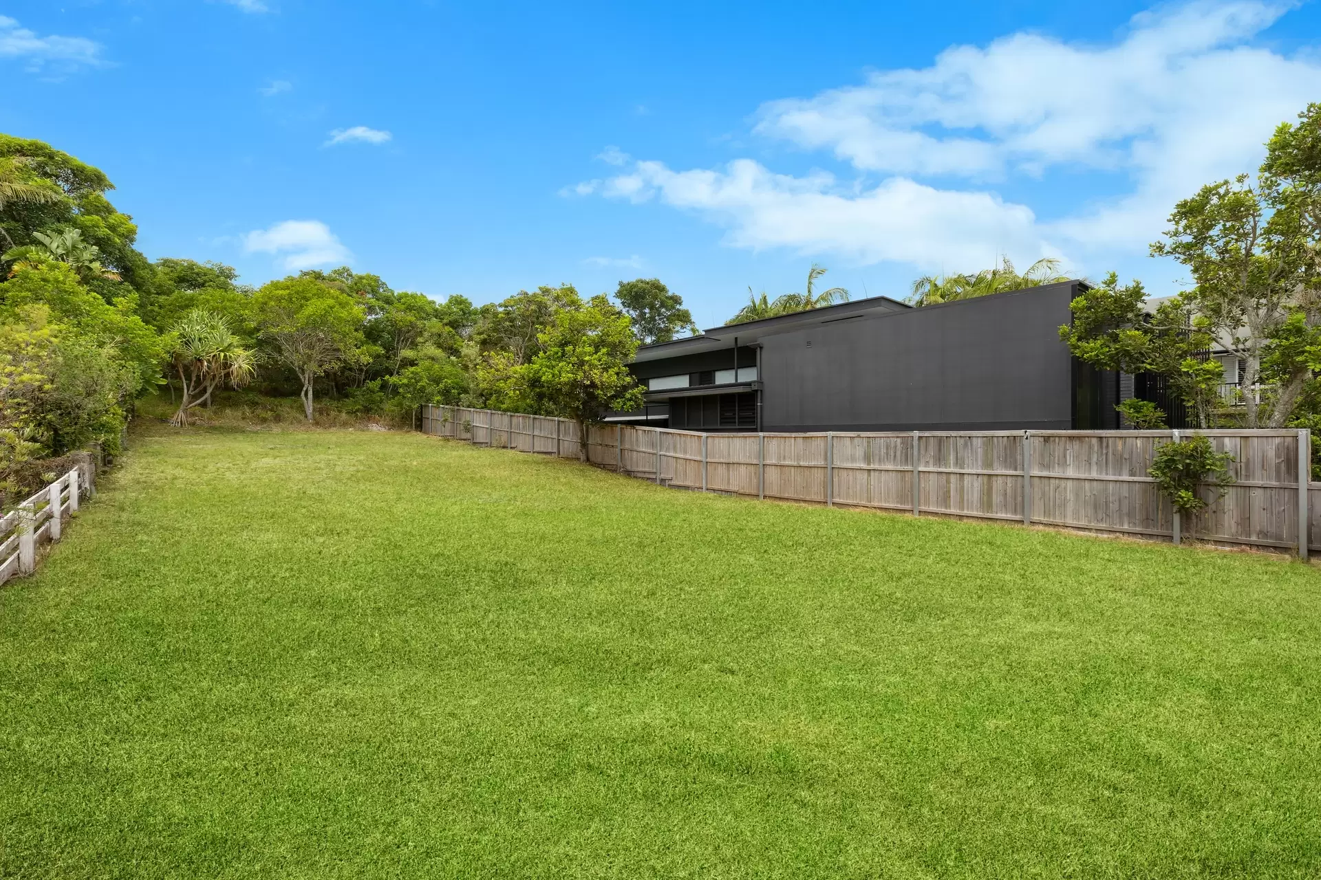 128 Lighthouse Road, Byron Bay Sold by Byron Bay Sotheby's International Realty - image 1