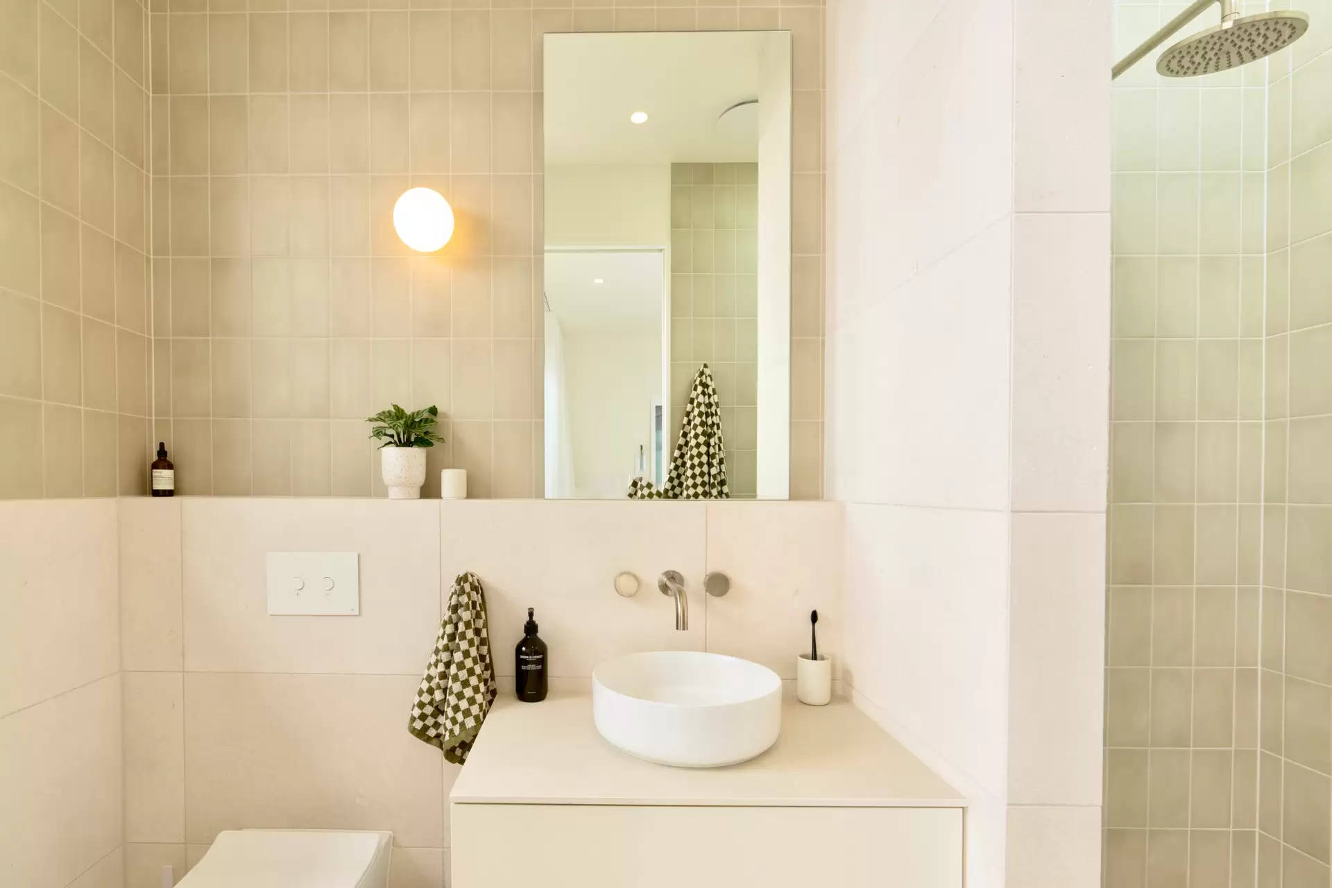 1/162 Alcorn Street, Suffolk Park Sold by Byron Bay Sotheby's International Realty - image 1