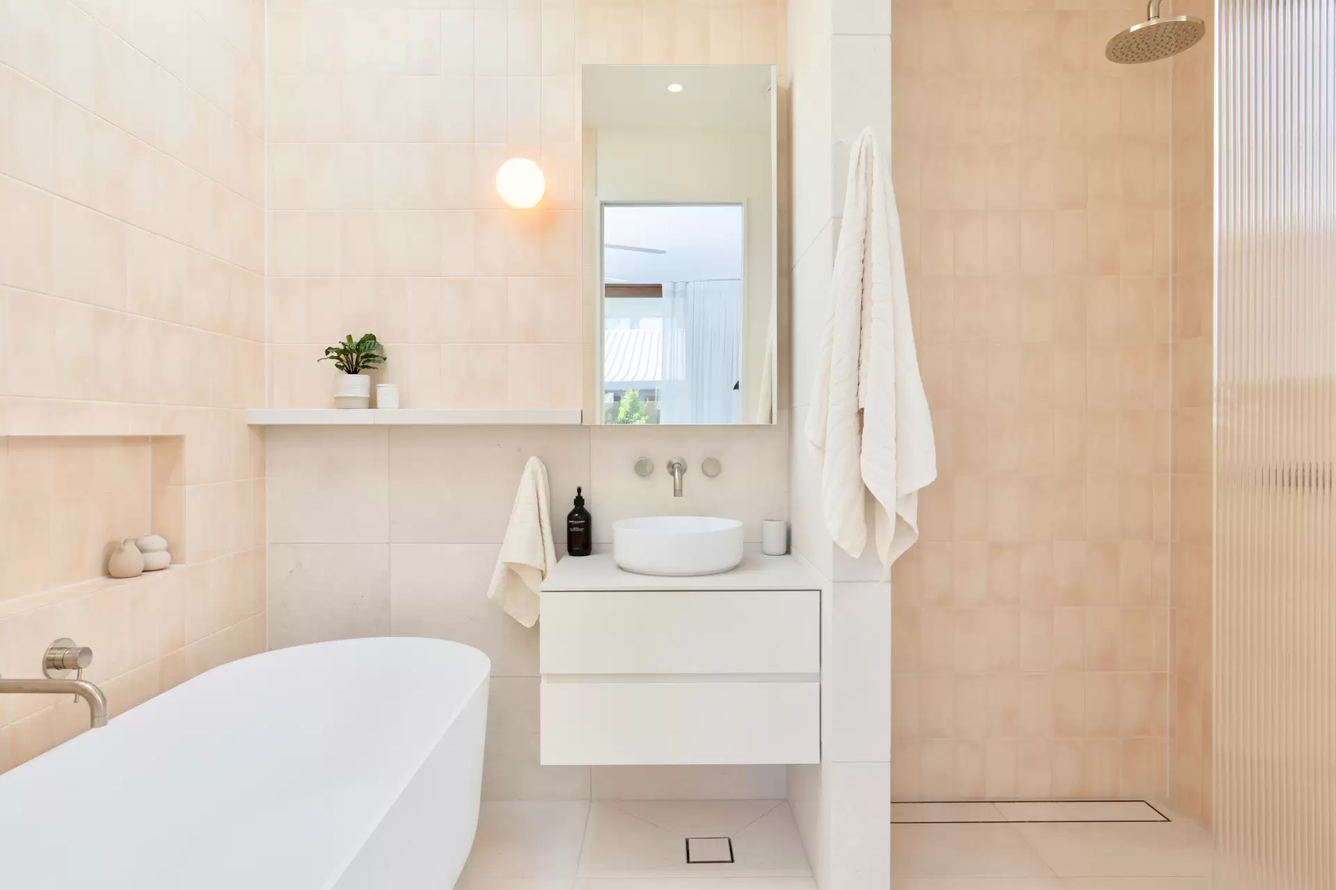 1/162 Alcorn Street, Suffolk Park Sold by Byron Bay Sotheby's International Realty - image 1