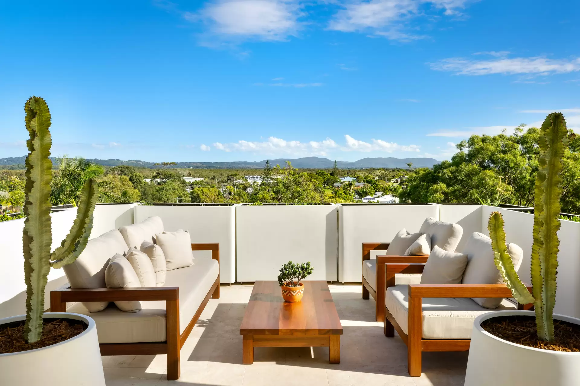 35 Ruskin Lane, Byron Bay Sold by Byron Bay Sotheby's International Realty - image 1
